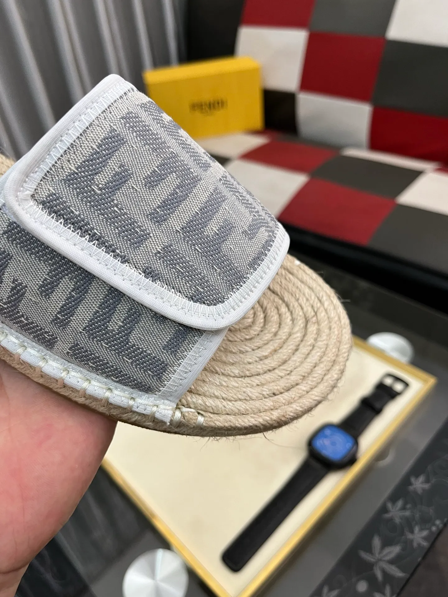 Men's shoes💰320⌚️⌚️[FENDI~Fendi slippers] High-end men's shoes brand official website 1:1 latest masterpiece: original mold customization, fabrics made of imported original materials, upgraded outsole, lighter, top quality in the market, simple and tasteful, a must-have for fashionistas, fashion is at your feet, full of confidence, the same style at the counter👍The season of summer slippers is here. Yardage: 38-44. Can be customized45.46.47